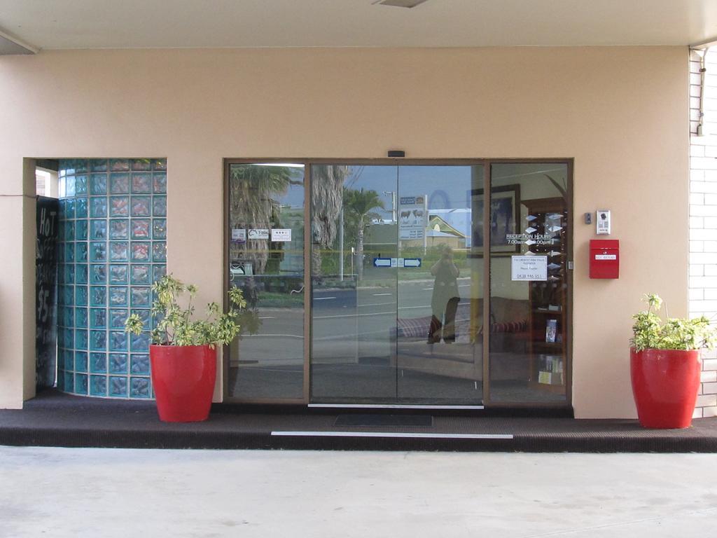 רוקהמפטון Sunpalms Motel מראה חיצוני תמונה