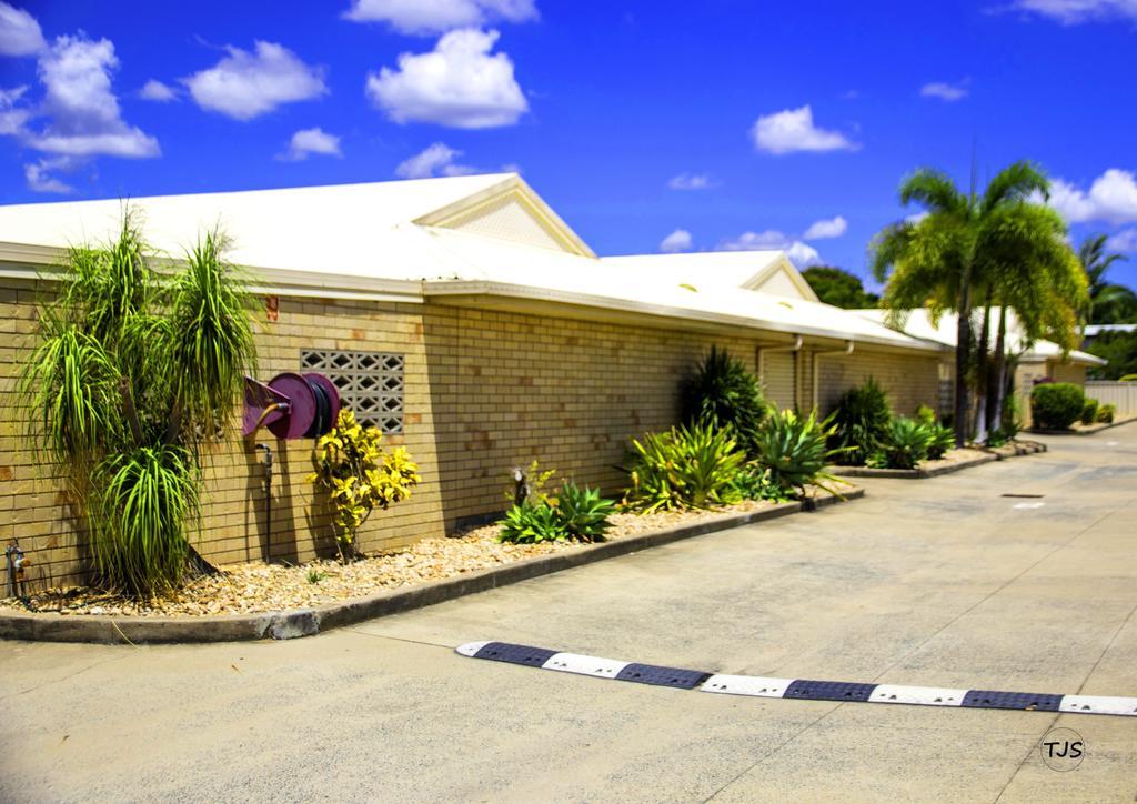 רוקהמפטון Sunpalms Motel מראה חיצוני תמונה