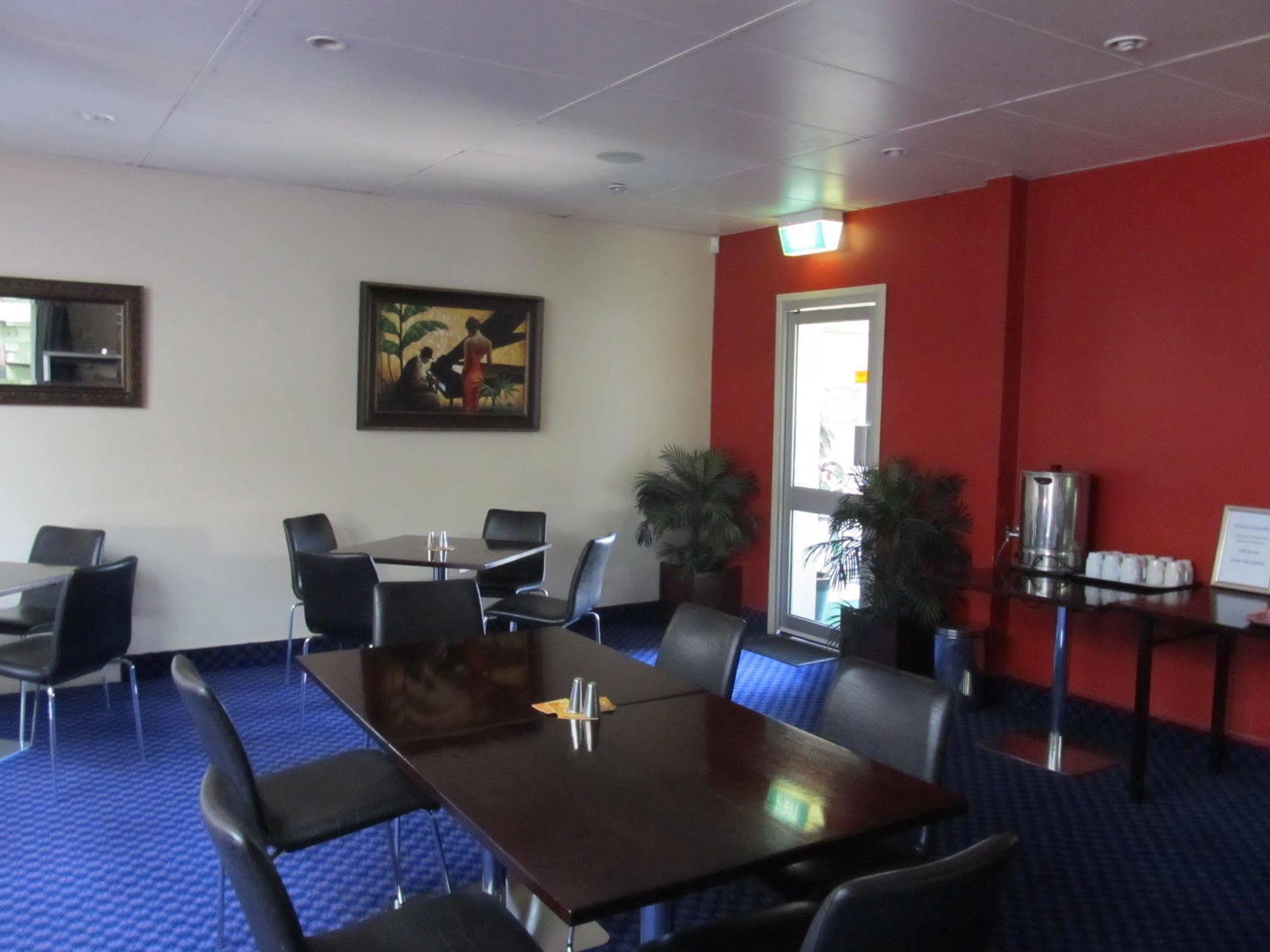 רוקהמפטון Sunpalms Motel מראה חיצוני תמונה